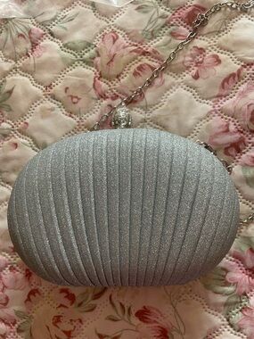 Silver Glitter Pleated Oval Evening Clutch with Chain
